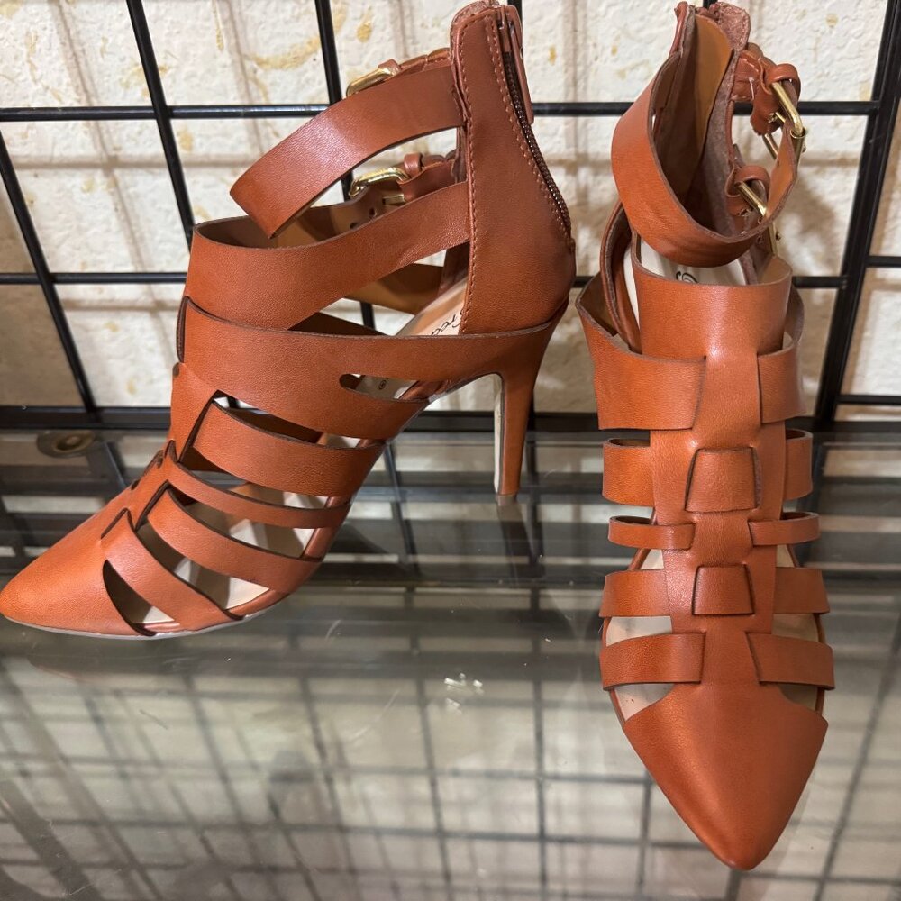 NEW NWOT Breckelle's Brown Faux Leather strappy Boot/Shoes 3.5 in heel Sz: 6.5